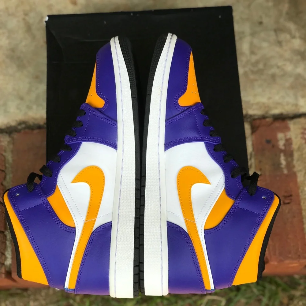 Air Jordan 1 Mid Lakers Size 9.5